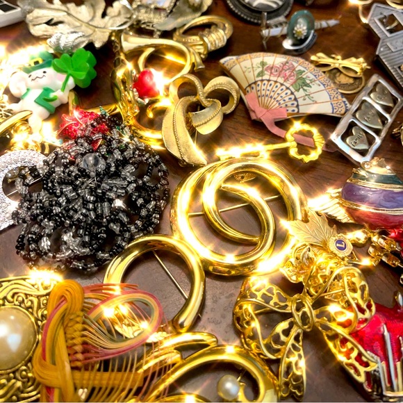 Like this listing to be notified when I do a Jewelry and brooch Live sale - Picture 2 of 2